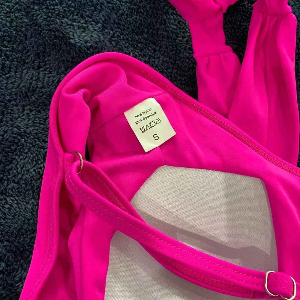 ⬇️PRICE DROP ⬇️ Hot Pink Cross Over Bra Top High Waisted Bikini Bottom-Size S - Picture 9 of 11